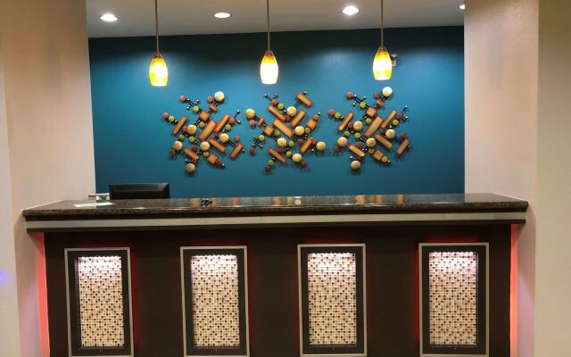 Executive Inn & Suites Joaquin