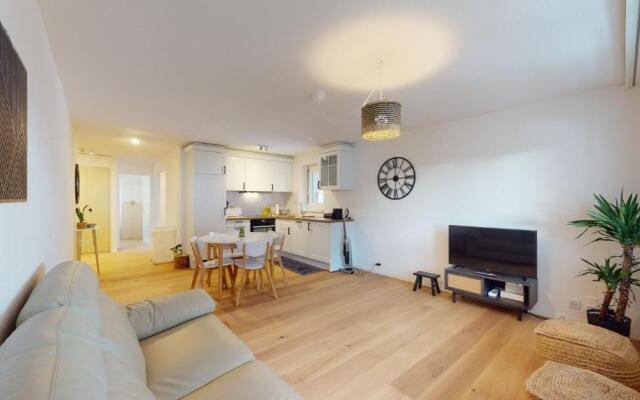 Contemporary and cosy 2 bedroom apartment