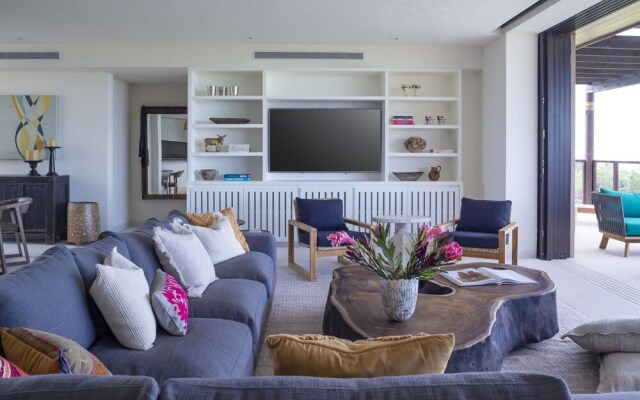 Sunny Vacation Condo 5