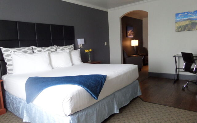 Wood River Inn & Suites