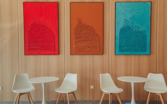 Kaiyuan Jinyue Hotel (Zhoukou Kaiyuan Wanda Plaza)