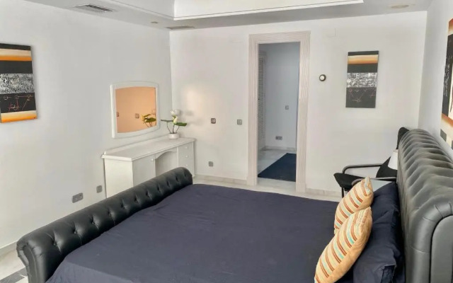 Frontline sea in the center of Puerto Banus.2 Bedrooms.