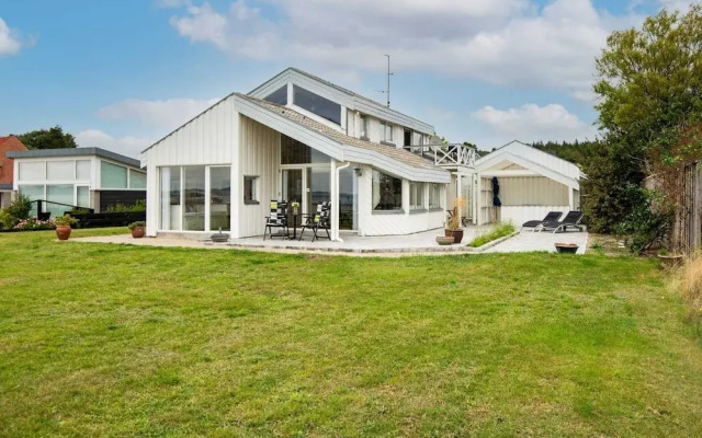 6 Person Holiday Home in Ebeltoft