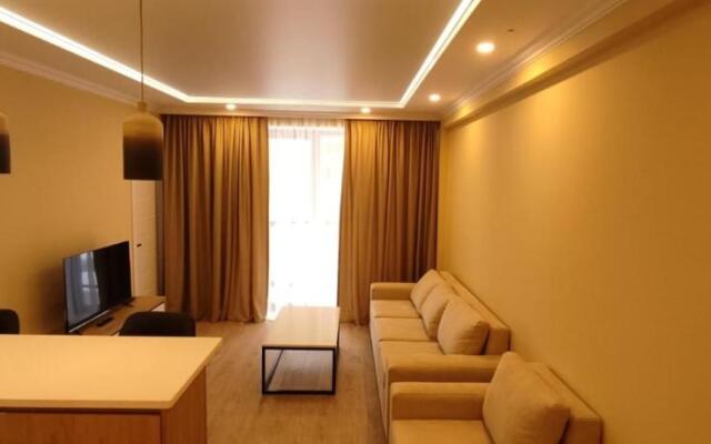 Evdo Apartments F4 Wooden Room