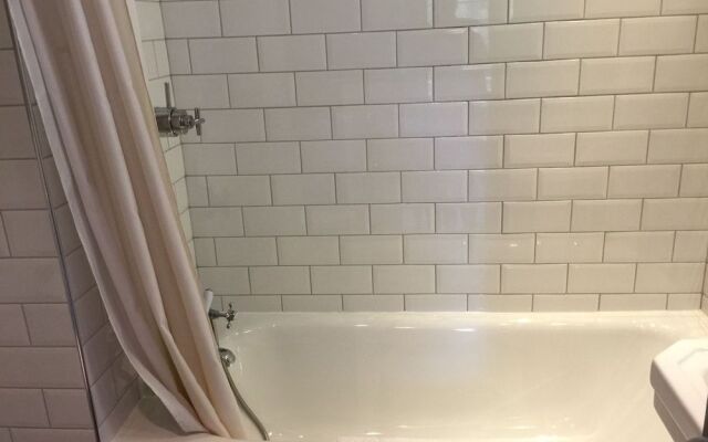 The Leicester Arms Hotel