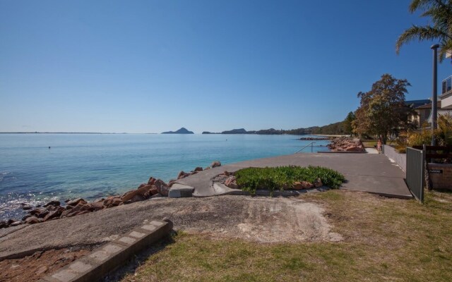 Sandy Point Road 3/38, Yacaaba