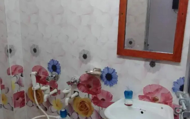 OYO 80560E Archana Guest House