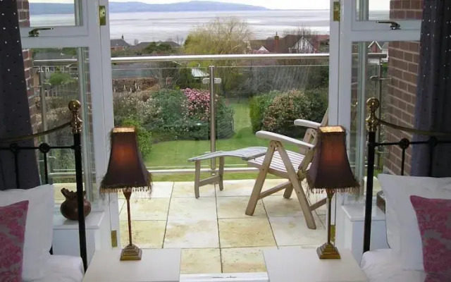 42 Caldy Road B&B (West Kirby)