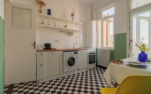 Spacious 3BR Atrium Penthouse, Balcony, Cismigiu