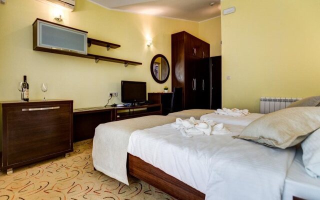 Hotel Odissey
