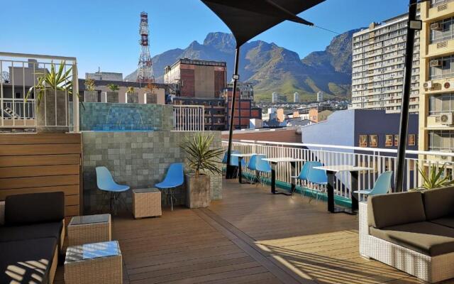 Urban Oasis ApartHotel