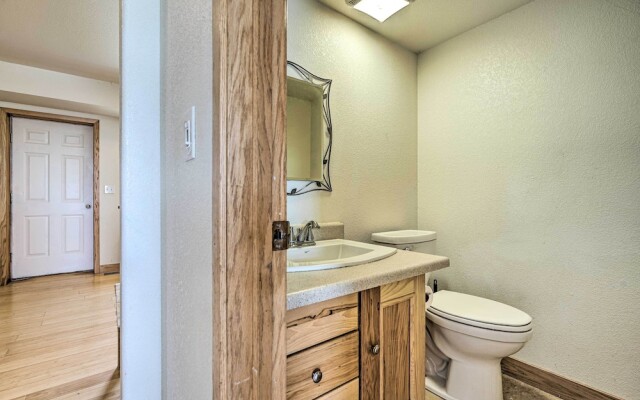 Lakefront Country Home w/ Waterslide & Trampoline!