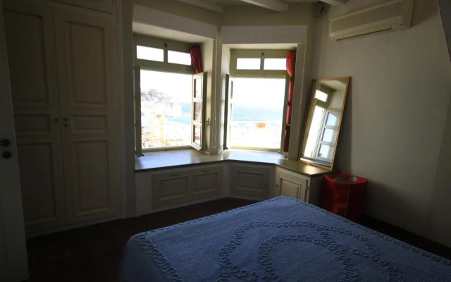 Apollonos Seafront Apartment