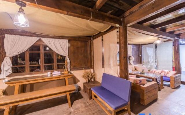 Miss May Hotel