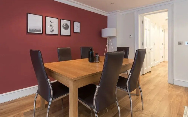 Upper Berkeley Street Flats