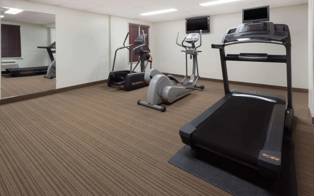 Super 8 by Wyndham Peterborough
