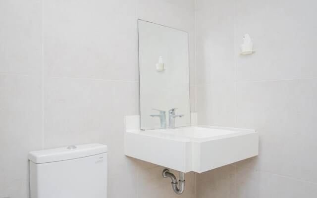 Elegant and Comfort Studio at Skandinavia Apartment
