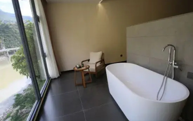 Nujiang Chuiyantai Homestay