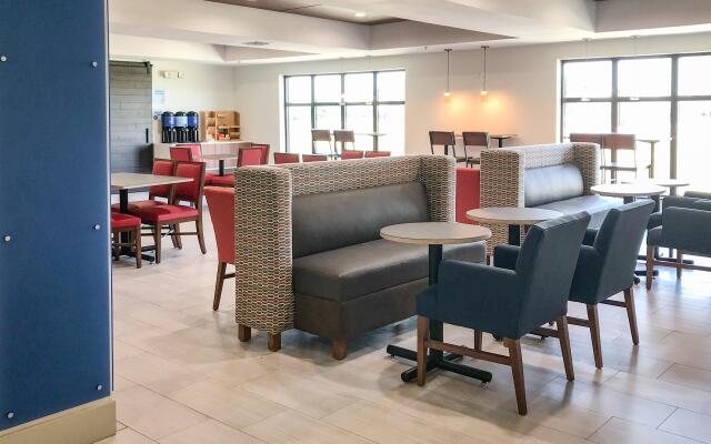 Holiday Inn Express & Suites Lubbock West by IHG