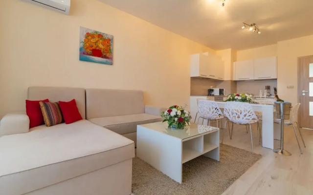 Varna South Bay Apart Complex