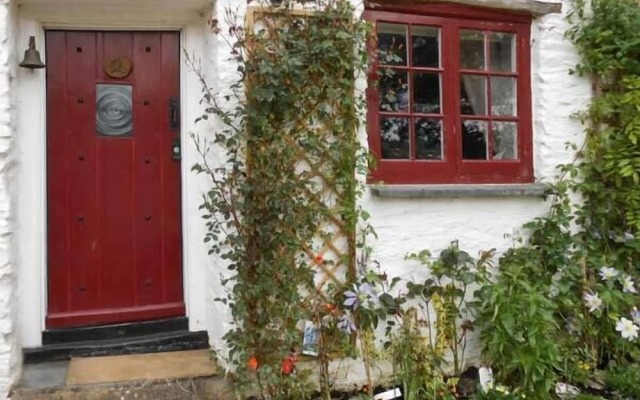 Tuckermarsh Quay River Cottage 2