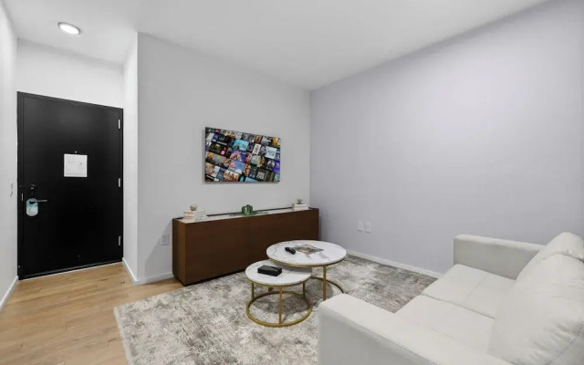 Luxury Studio with City & Bay Views
