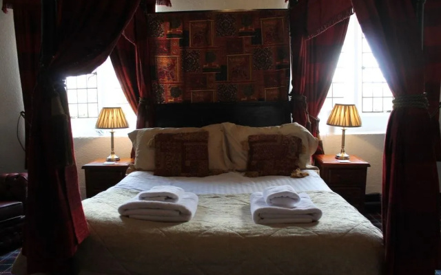 Old Court Hotel