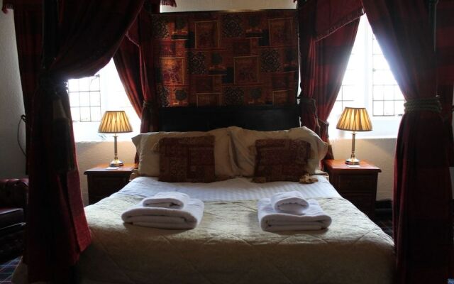 Old Court Hotel