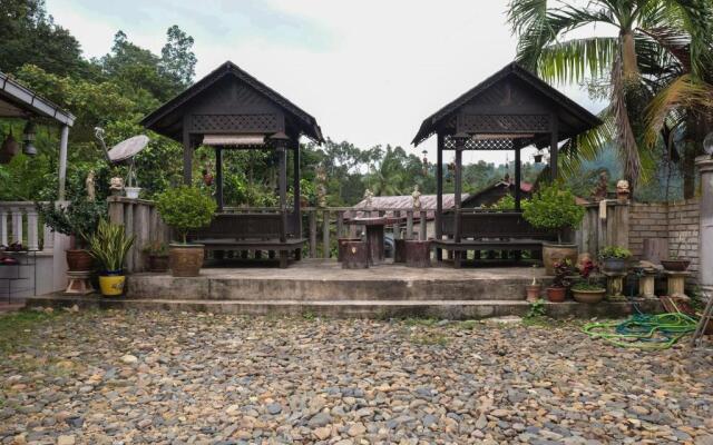 Oyo 89928 Acf Guest House