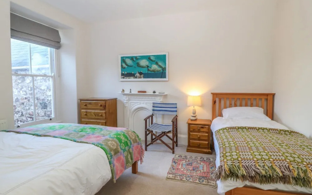 11 Marine Terrace