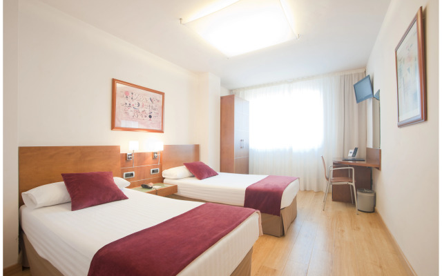 Duerming Longoria Plaza Hotel