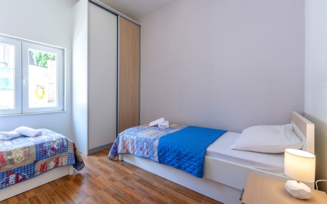 Apartment Dalis - open swimming pool: A2 prizemlje Cove Osibova (Milna), Island Brac