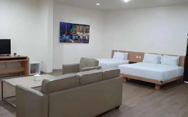 Apple Green Hotel