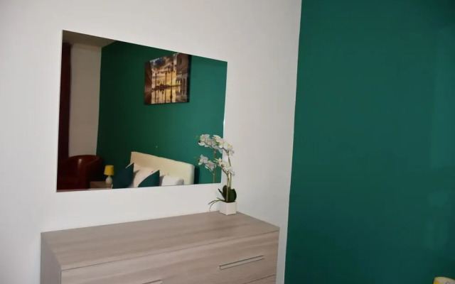 Venice Popular Apartment