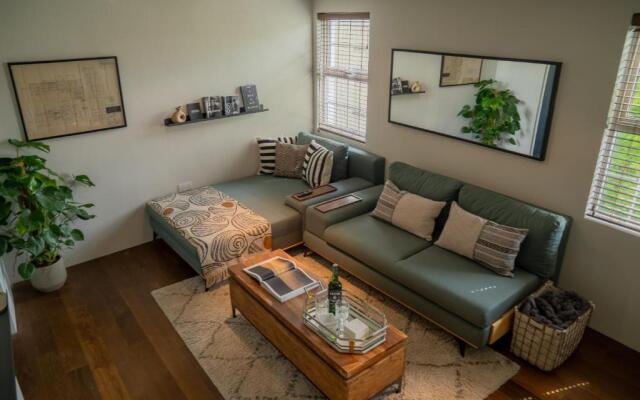 No 33 Stylish and Modern 1 Bed Apartment