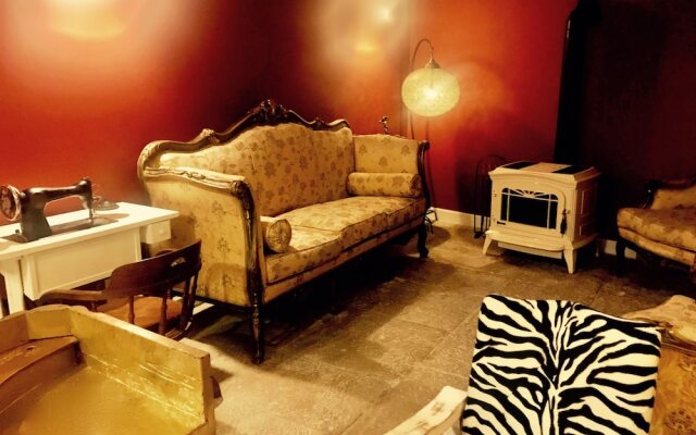 LUXa Charmhouse Hotel