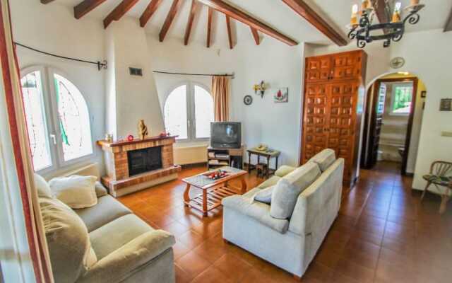 Linda - modern villa with splendid views in Benissa