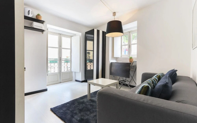 Tailor Made Flat in Central Bairro Alto