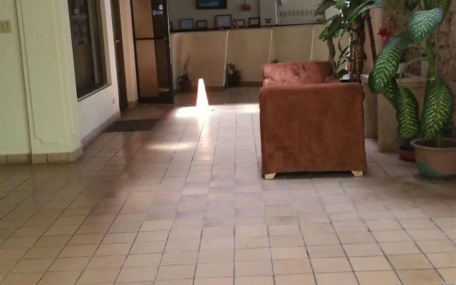 Summer Holiday Hotel