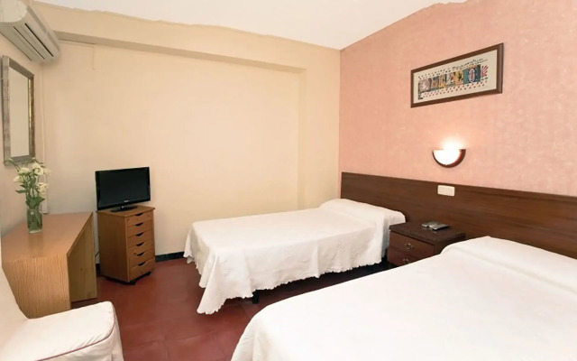 Hostal Tropical