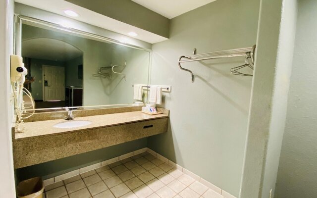 Home Place Inn & Suites