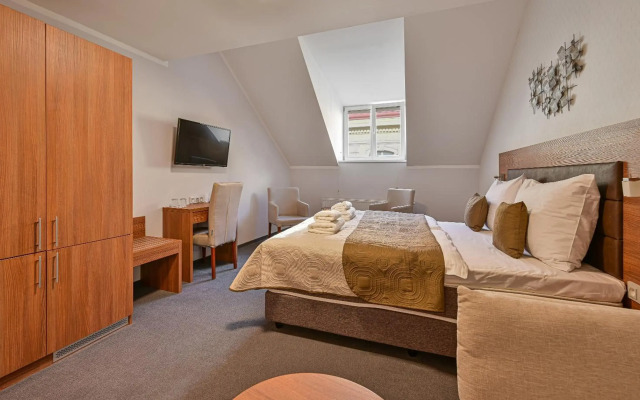 Hotel Prague Star