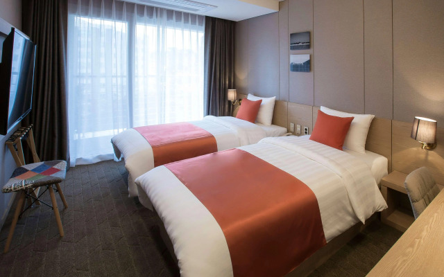 Hotel Bridge Seogwipo