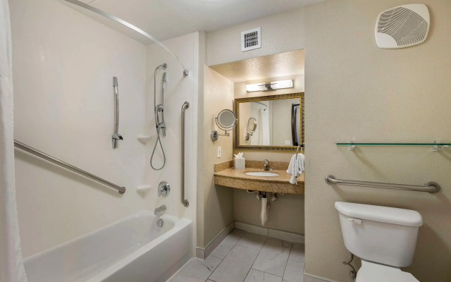Best Western Plus Henderson Hotel
