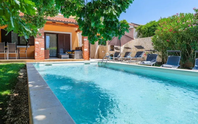 Lovely Villa Near the Beach