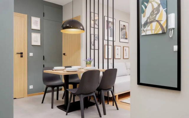 Bałuckiego Apartment Warsaw by Renters
