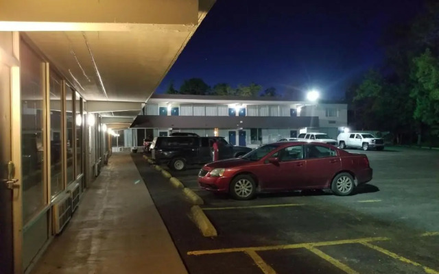 Econo Lodge Coliseum