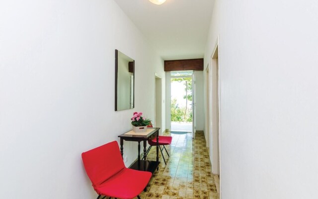 Awesome Home in Brsecine With Wifi and 3 Bedrooms