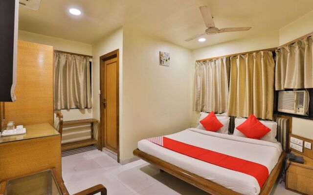 OYO 23337 Flagship Ashram Road
