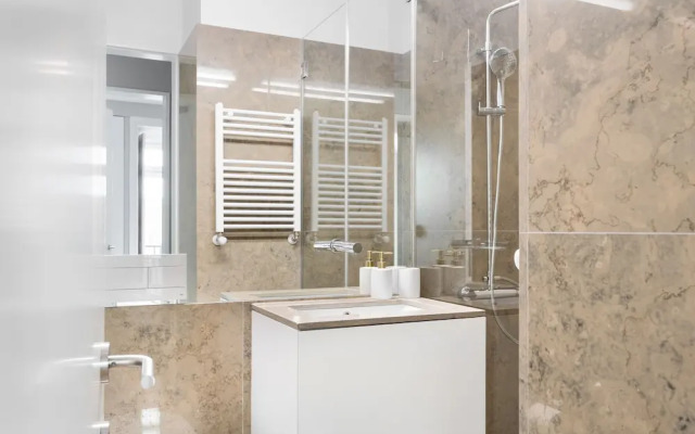 JOIVY Marvelous 3-bed home w/astonishing view&terrace, nearby St George Castle